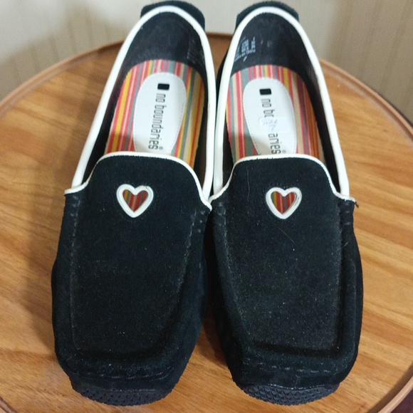 No Boundaries Shoes - 🟢14oz  No Boundaries faux suede loafers